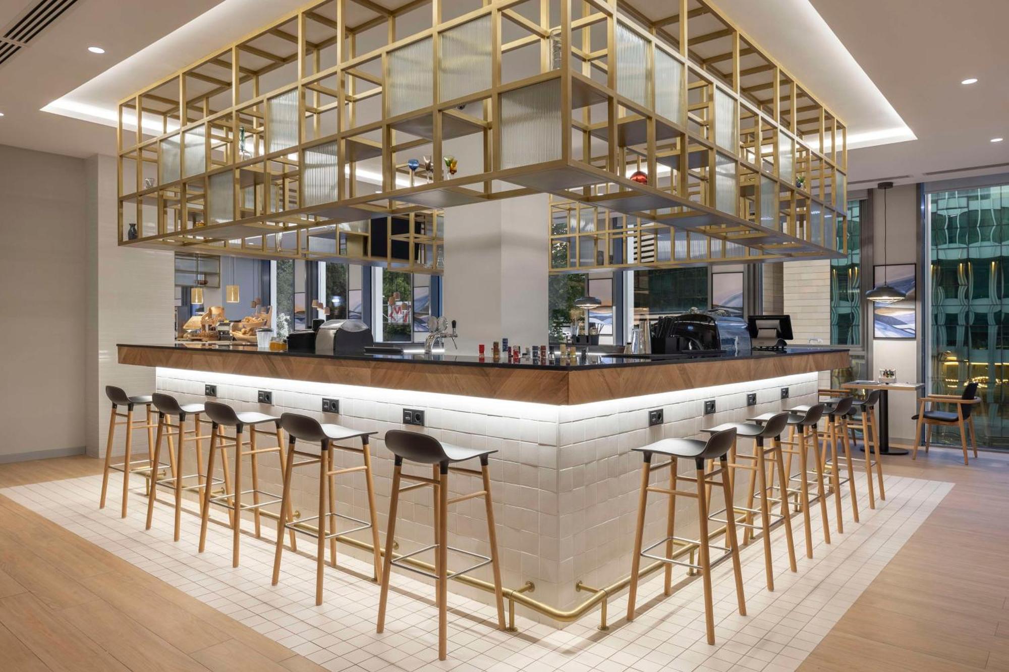 Hilton Garden Inn Tbilisi Riverview エクステリア 写真