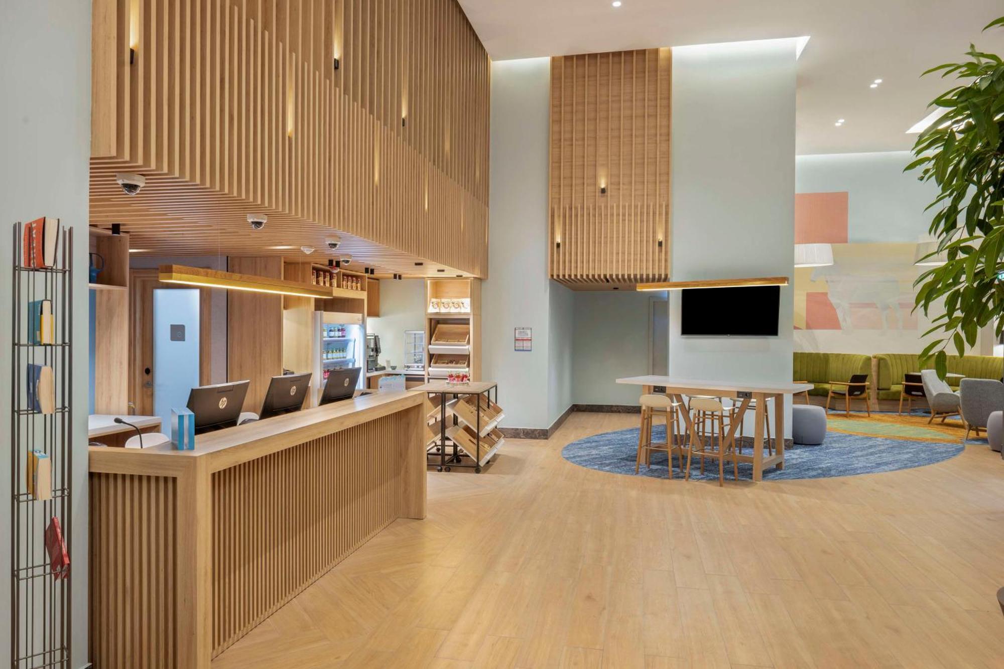 Hilton Garden Inn Tbilisi Riverview エクステリア 写真