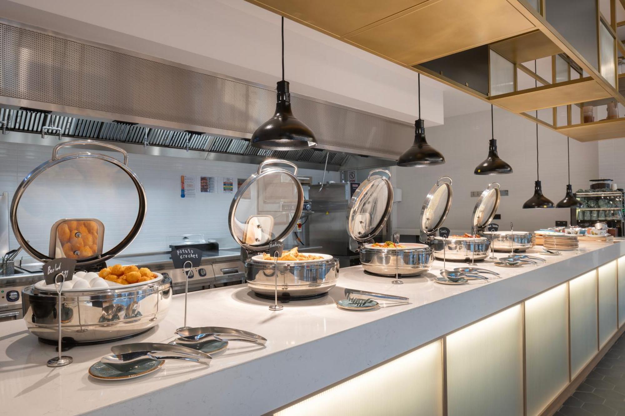 Hilton Garden Inn Tbilisi Riverview エクステリア 写真
