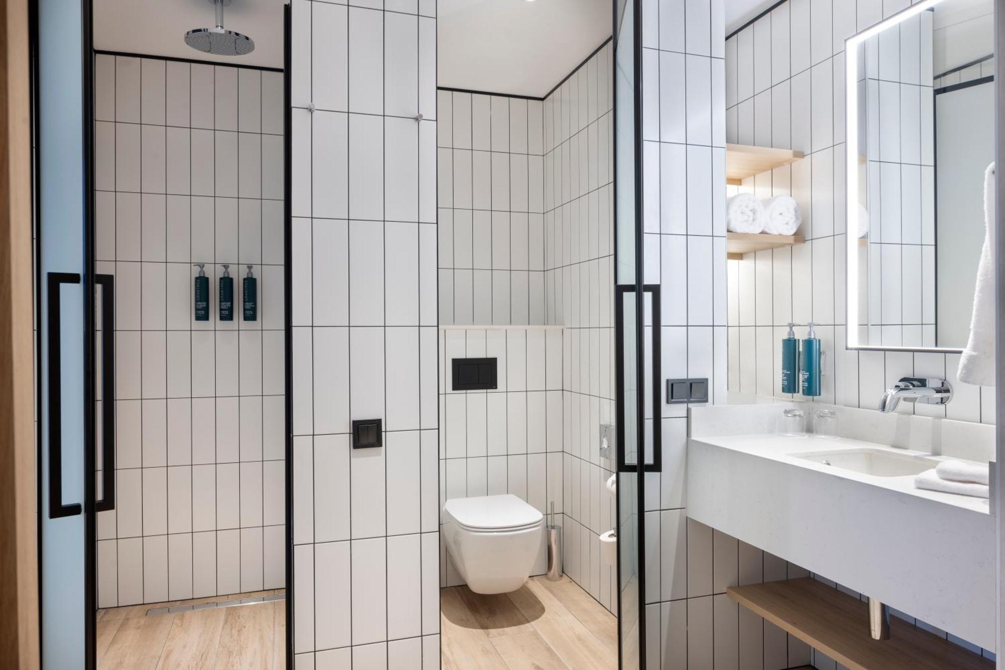 Hilton Garden Inn Tbilisi Riverview エクステリア 写真